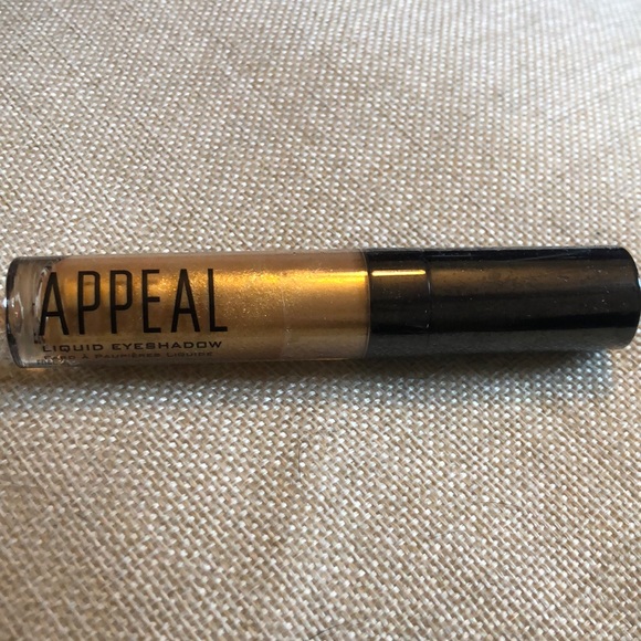 Other - 💄3/$12 Appeal gold liquid eyeshadow
